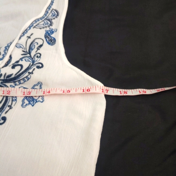 Maurices Sleeveless White Gauzy Boho Top Stretchy Smocked Bottom Women's Sz XS - Picture 6 of 7